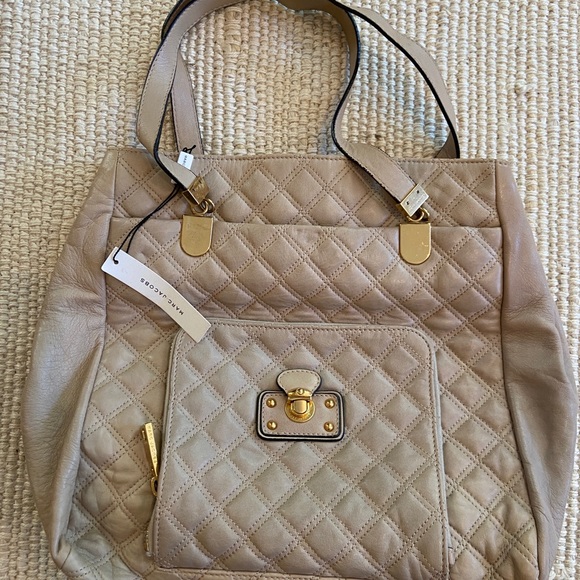 MARC JACOBS Quilted Italian Leather Tote - Picture 3 of 16
